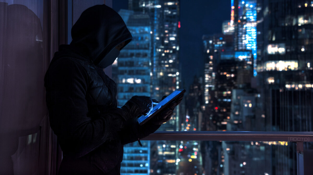 Open-Source Exposure (OSINT) Control - Covert Operative on a Balcony in NYC | RDCTD Tradecraft